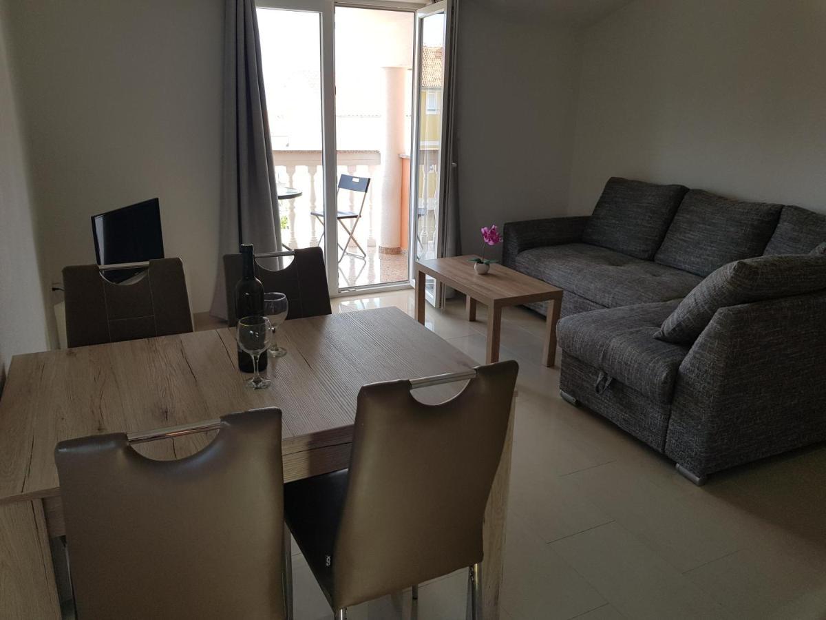 Apartmani Vrdoljak Malinska Eksteriør bilde