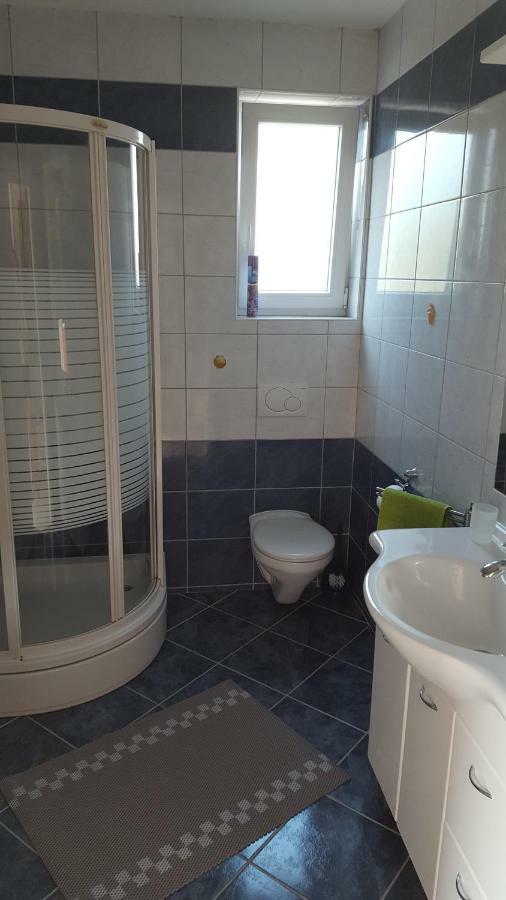 Apartmani Vrdoljak Malinska Eksteriør bilde